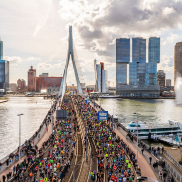 Besef: marathon getuigt van minderwaardigheid, armoede en slavernij; rennen tegen de vloek